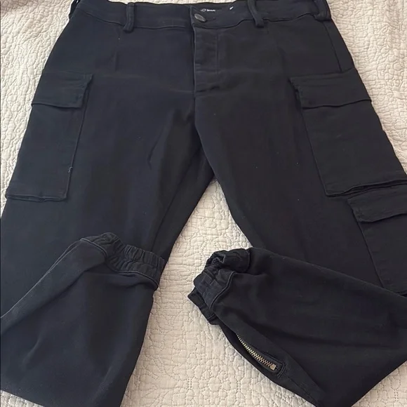 Fashion Nova Women’s Black Cargo Pants - Size M - Picture 1 of 4